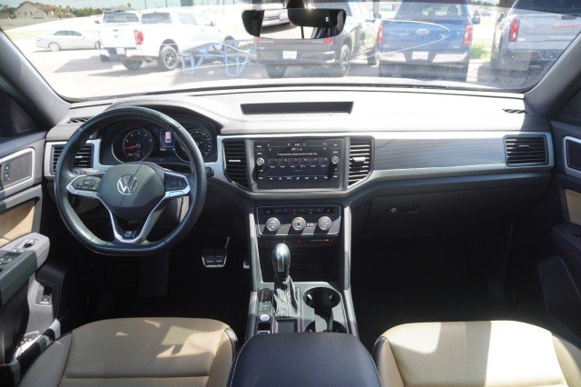 Used 2021 Deep Black Pearl Volkswagen 3.6L V6 SE w/Technology R-Line image 21