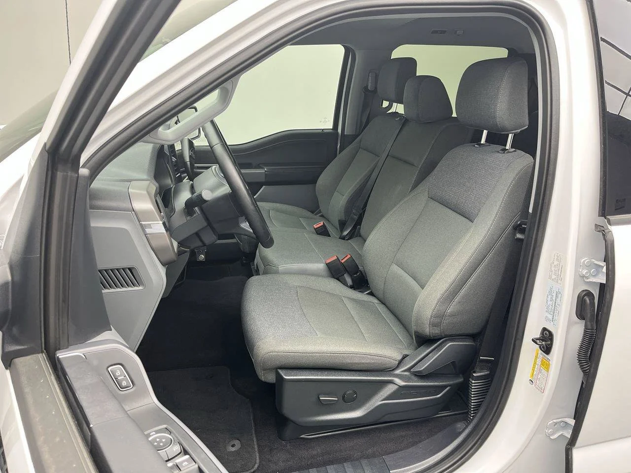 Used 2025 White Ford XLT image 9
