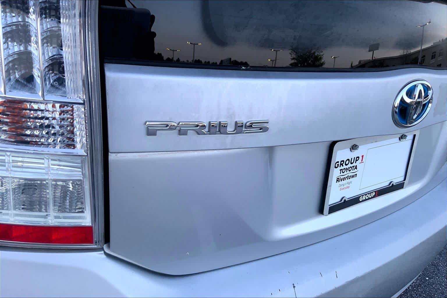 Used 2010 Classic Silver Metallic Toyota III image 26
