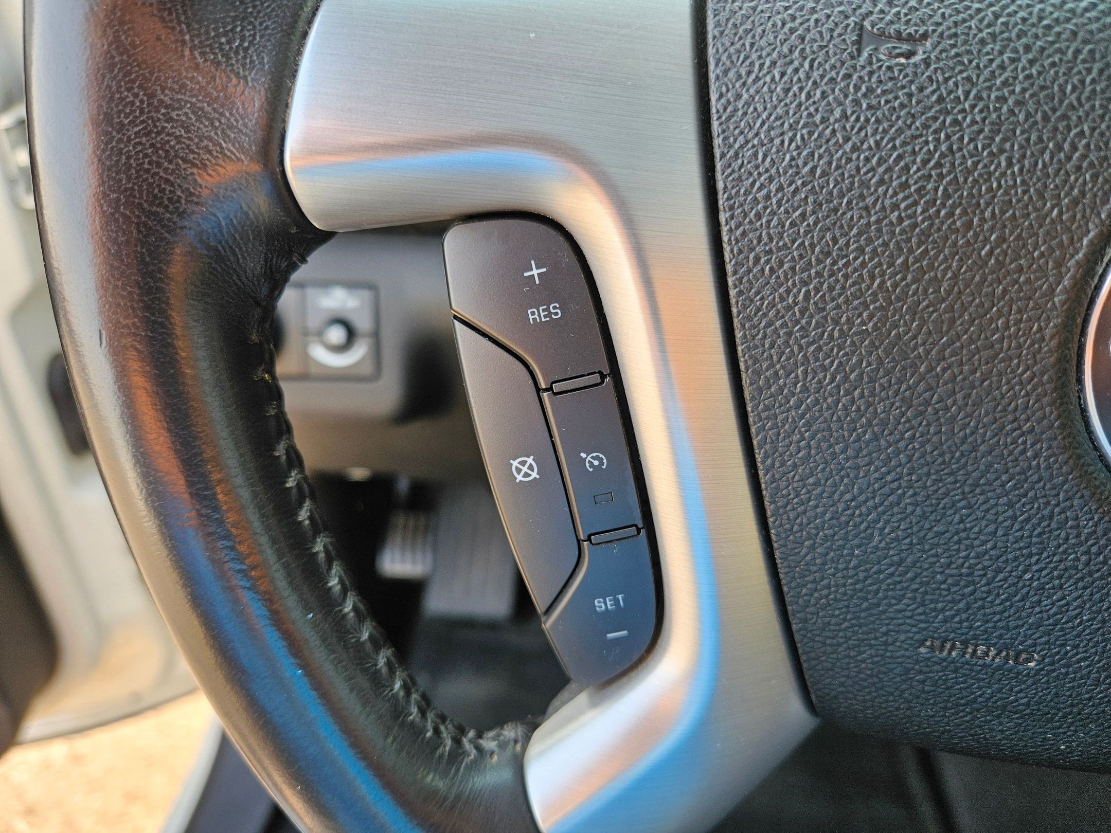 Used 2010 White Diamond Tricoat GMC SLT1 image 18