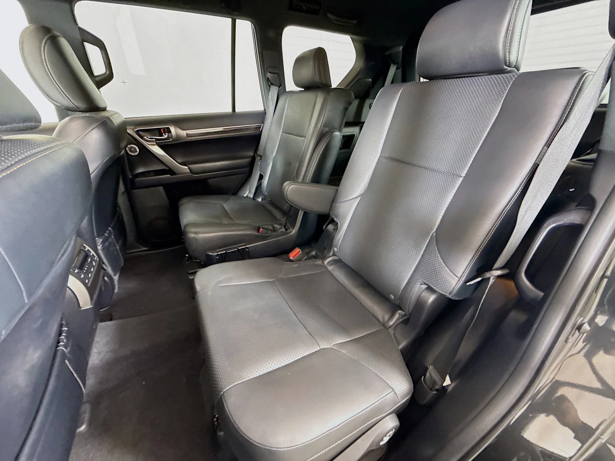 2023 Lexus GX LUXURY - Photo 23