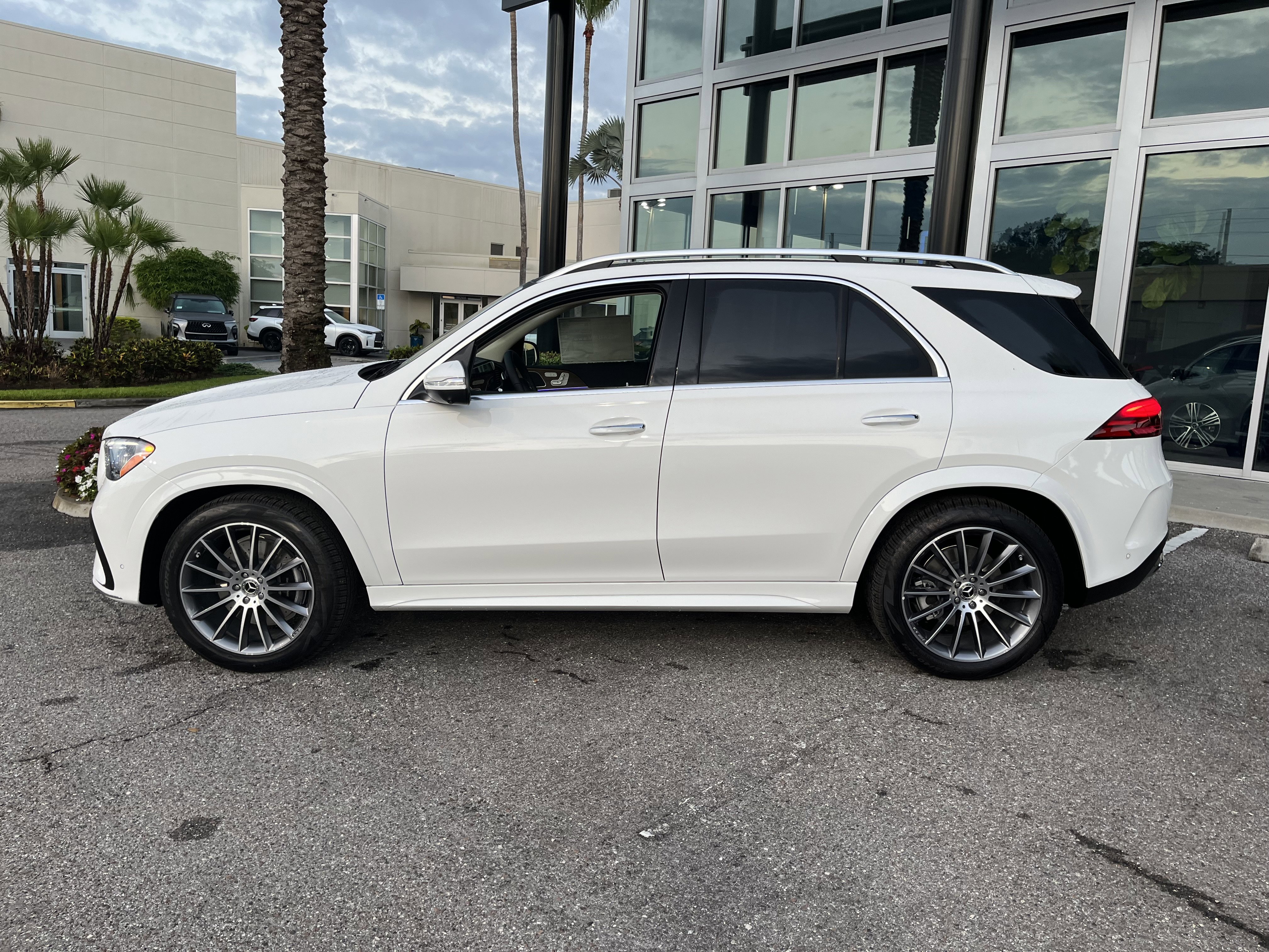 New 2026 POLAR WHITE Mercedes-Benz GLE 350 image 3