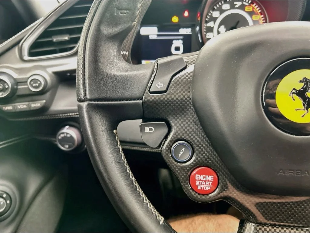 Used 2018 Bianco Avus Ferrari  image 11