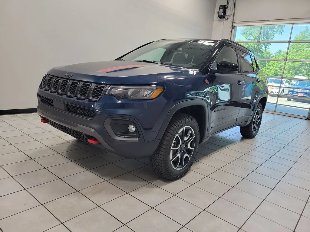 New 2026 Fathom Blue Pearl-Coat Exterior Paint Jeep Trailhawk image 5