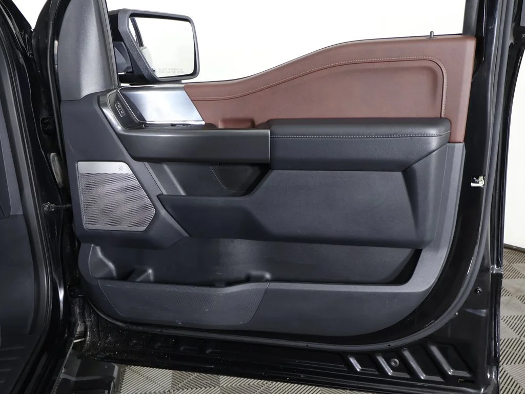 Used 2023 Agate Black Metallic Ford Lariat image 27
