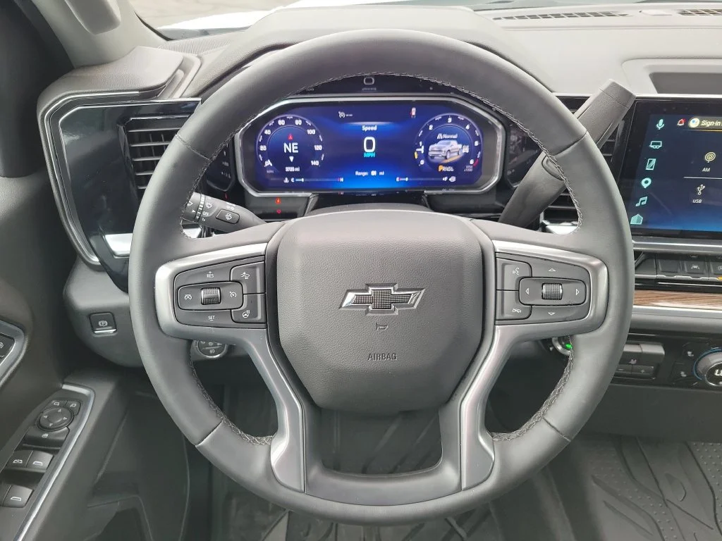 New 2026 Summit White Chevrolet RST image 22