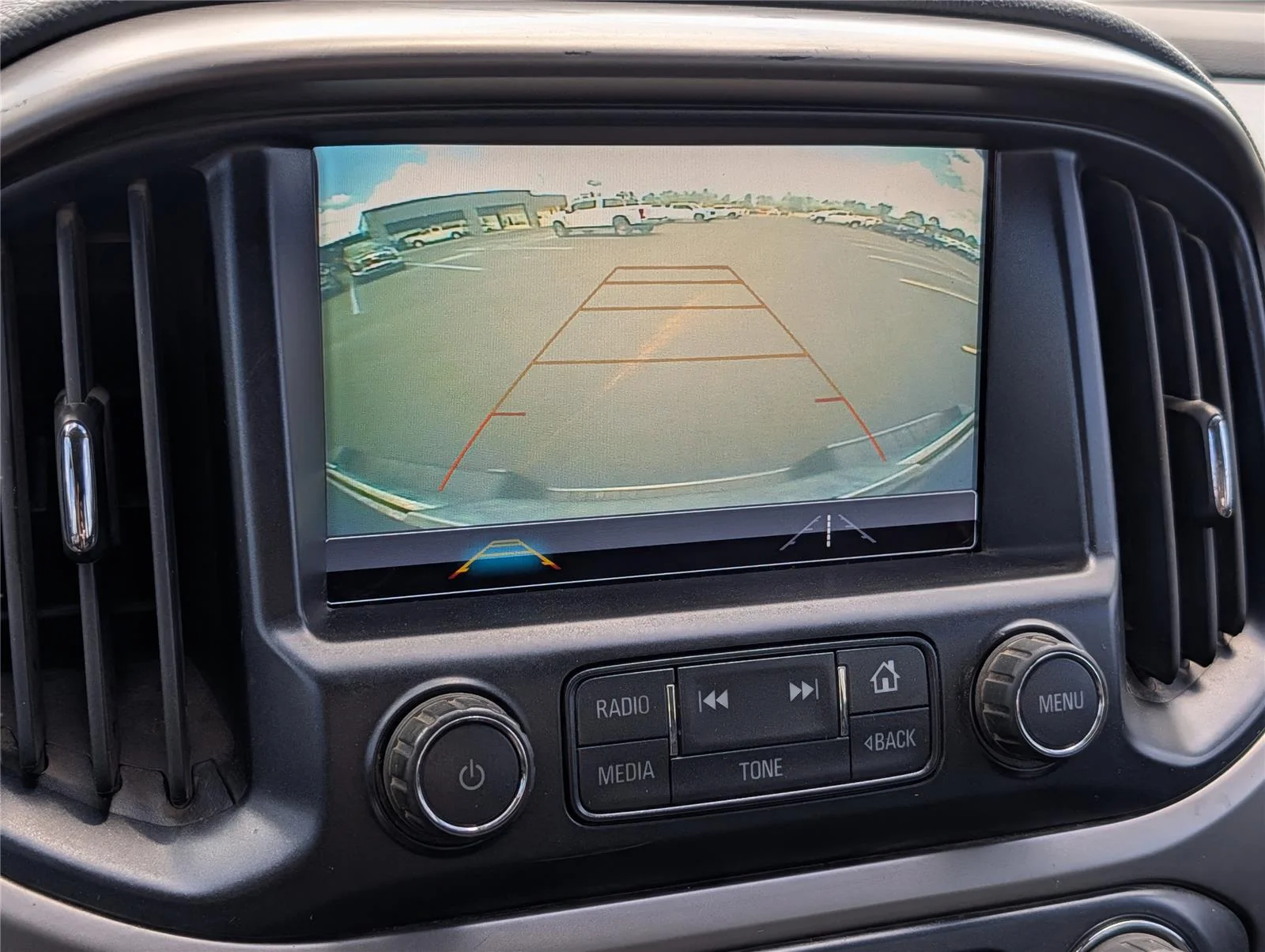 Used 2018 SATIN STEEL METALLIC Chevrolet 4WD Z71 image 17