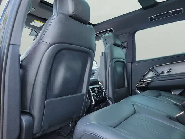 Used 2024 Black Land Rover Dynamic SE image 12