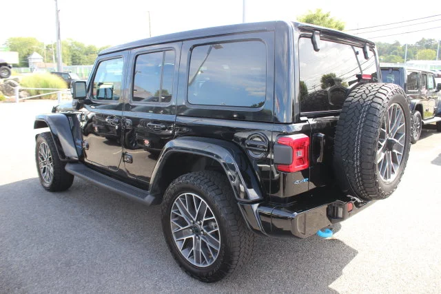Used 2024 Black Jeep High Altitude 4xe image 29