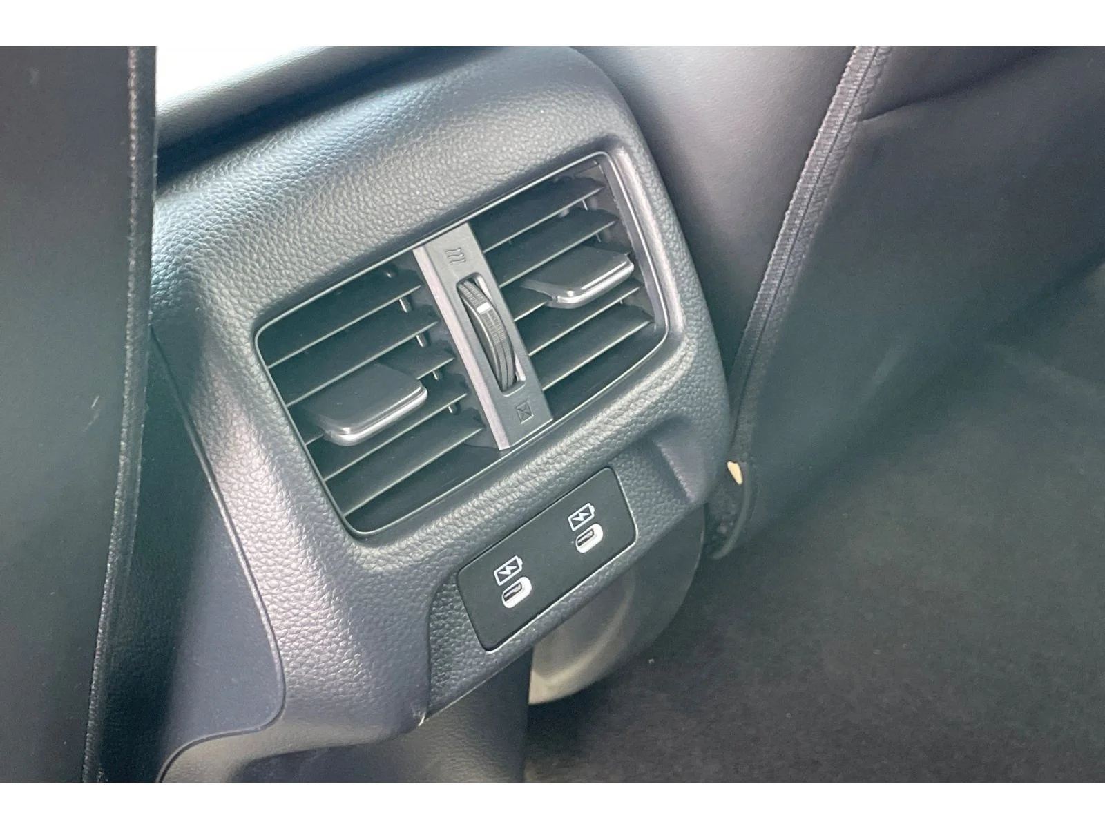 Used 2025 Solar Silver Metallic Acura w/A-Spec Package image 40