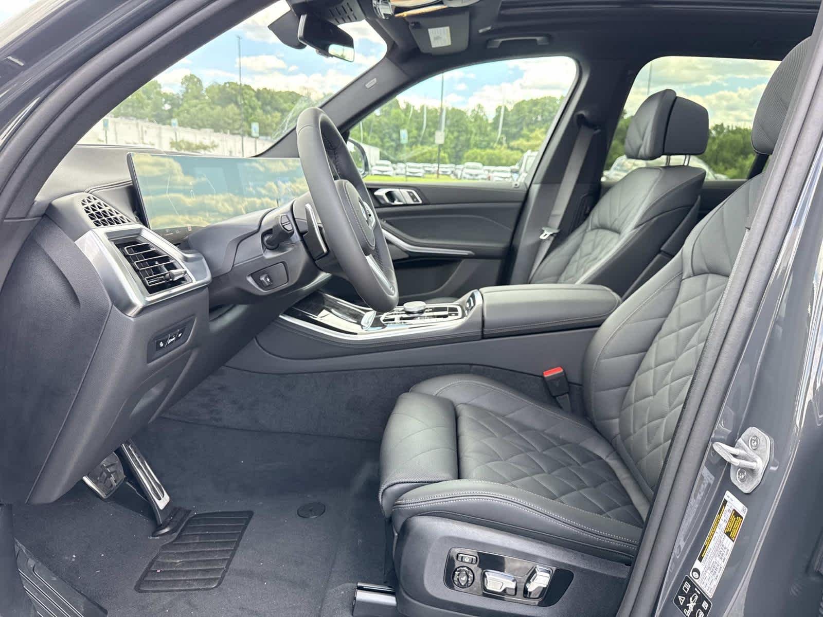 New 2026 Dravit Grey Metallic BMW xDrive40i image 14