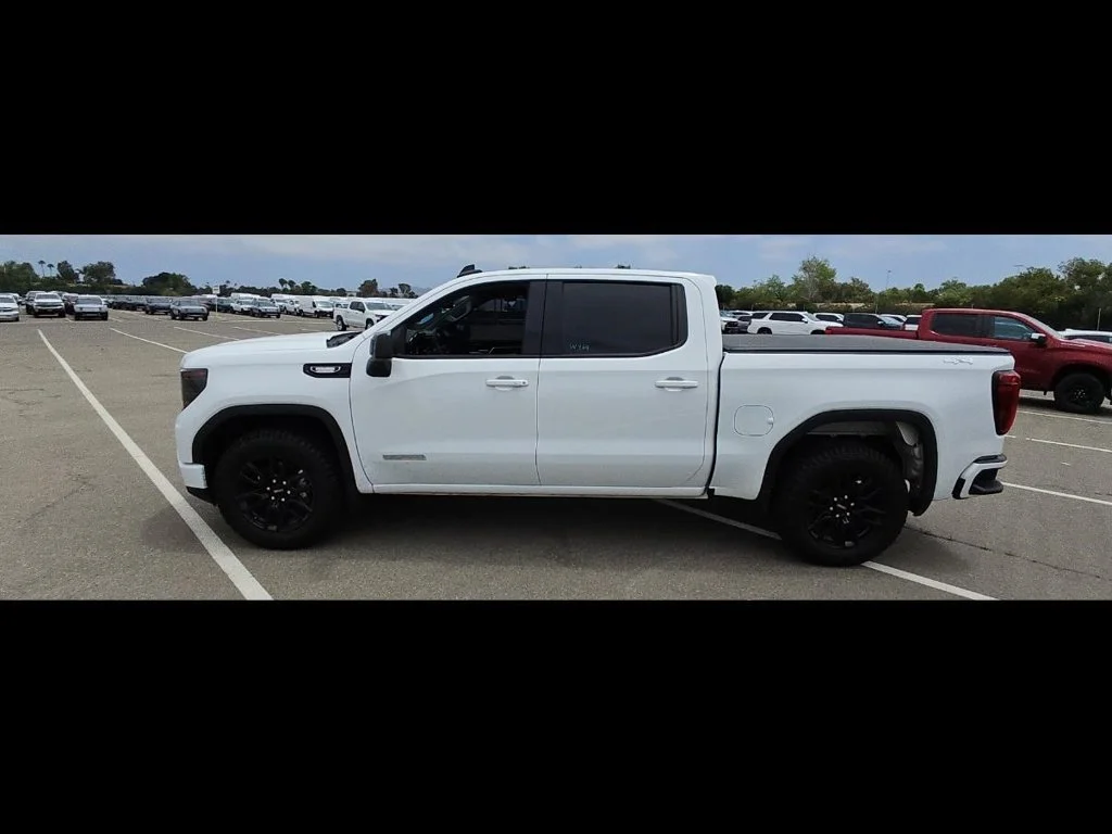 Used 2025 Summit White GMC Elevation image 5