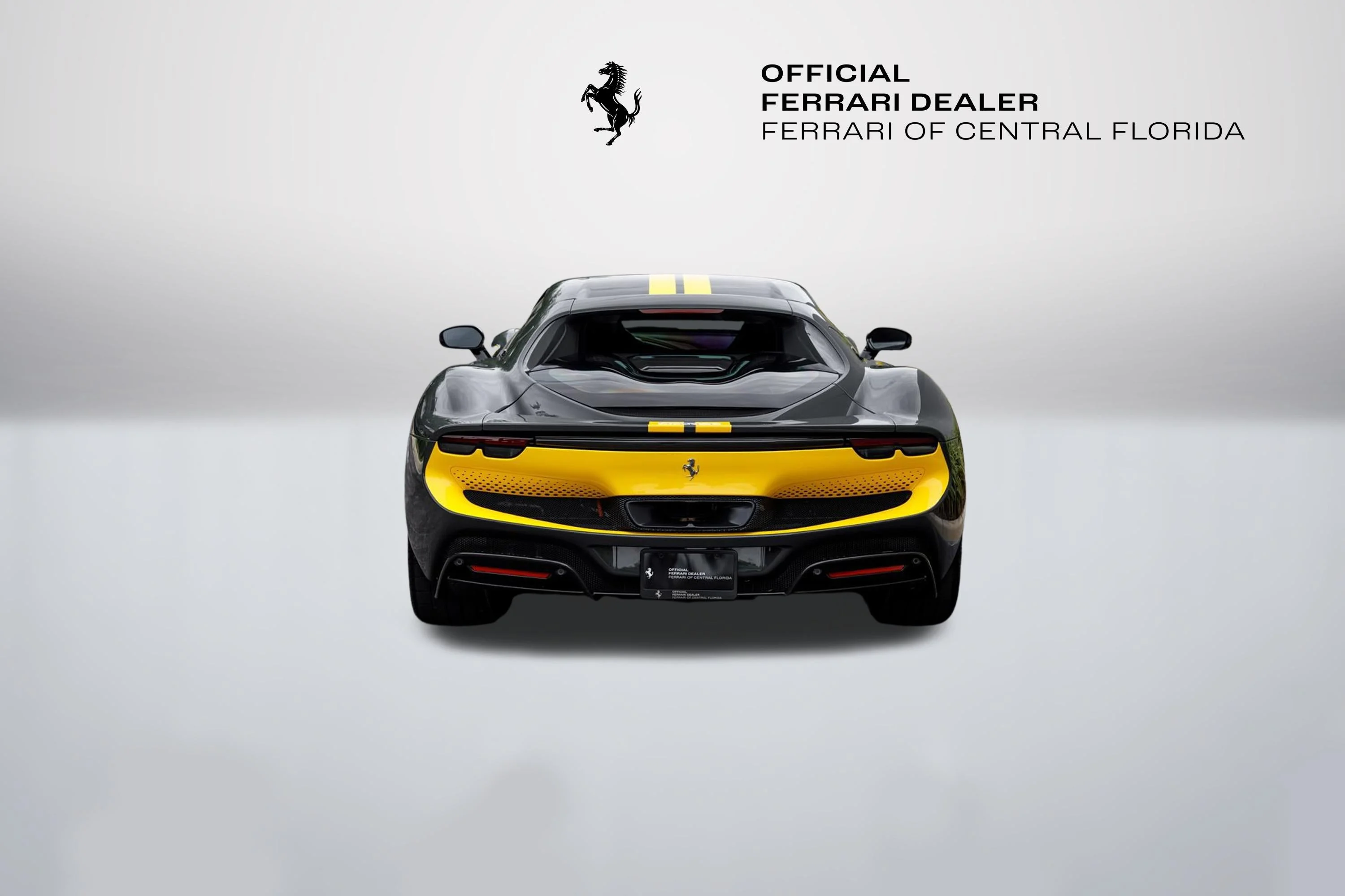 Used 2022 Grigio Scuro Ferrari  image 4