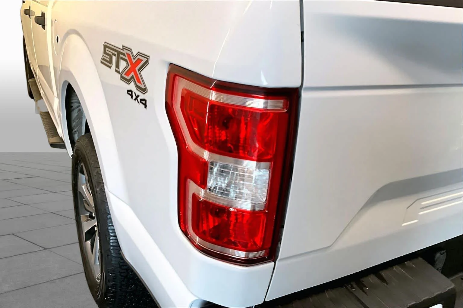 Used 2020 Oxford White Ford XL image 28