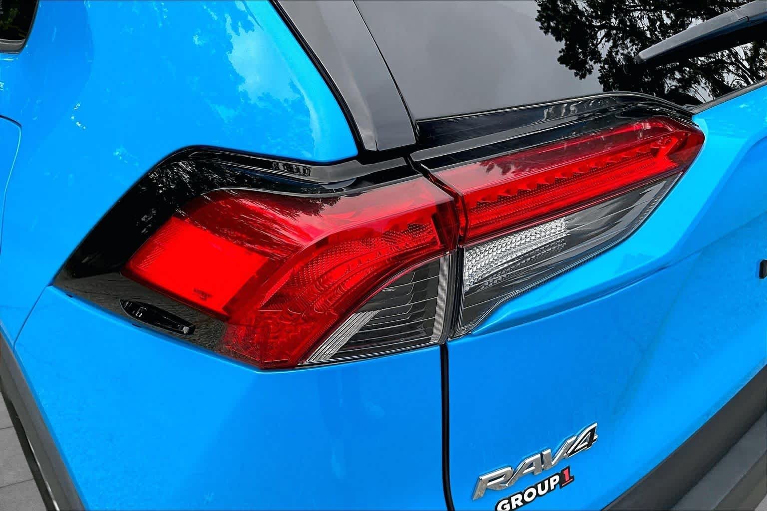 Used 2019 Blue Flame Toyota Hybrid XLE image 28