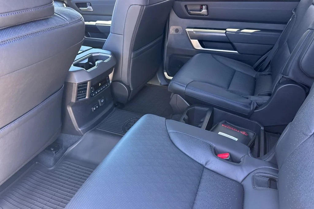 New 2026 Wind Chill Pearl <sup>1</sup> Toyota  Platinum image 12