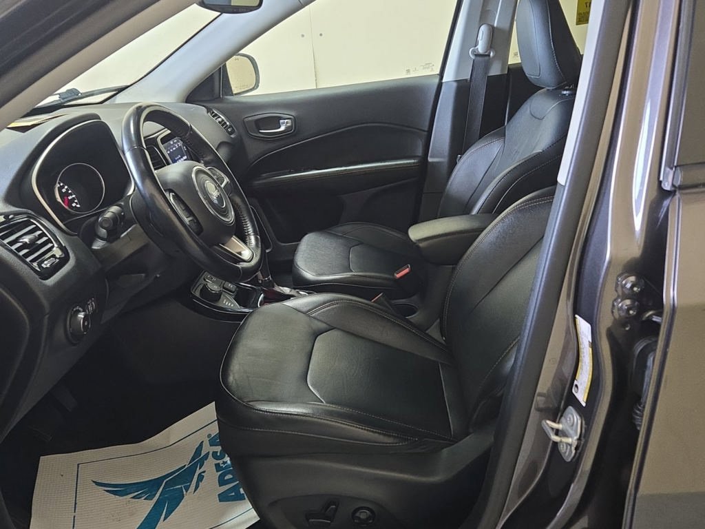 Used 2020 Gray Jeep Limited image 7