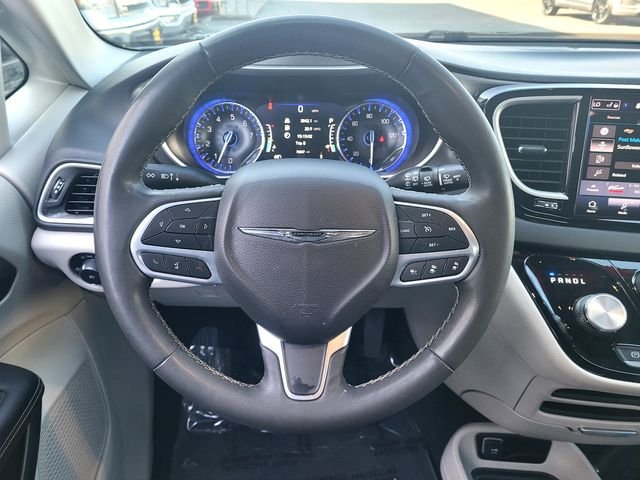 Used 2023 White Chrysler Touring L image 11