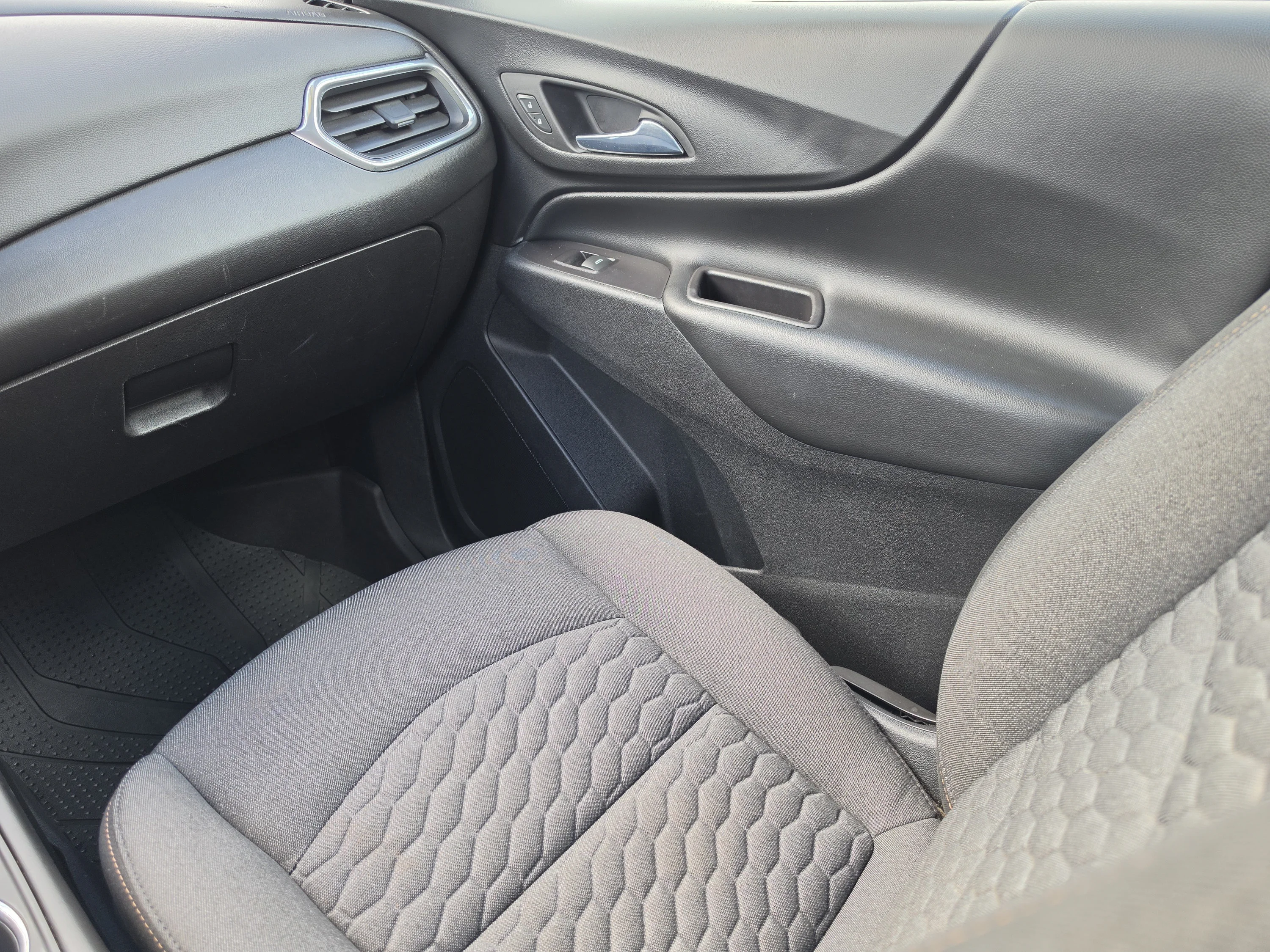 Used 2019 Silver Ice Metallic Chevrolet LT image 21