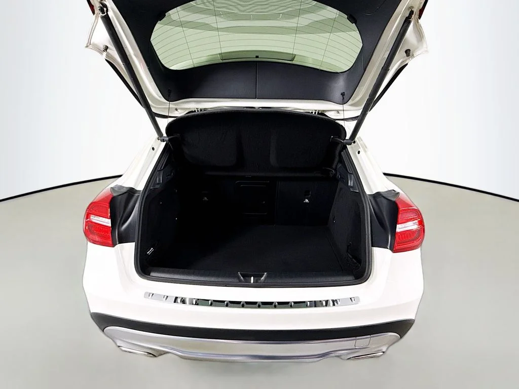 Used 2016 Cirrus White Mercedes-Benz GLA 250 image 28