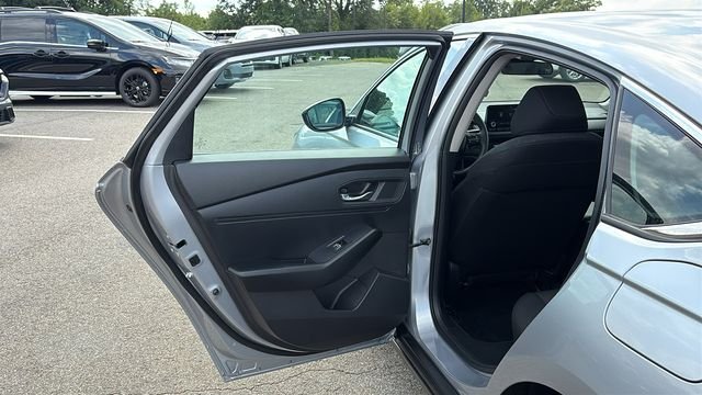 Used 2023 Lunar Silver Metallic Honda EX image 23