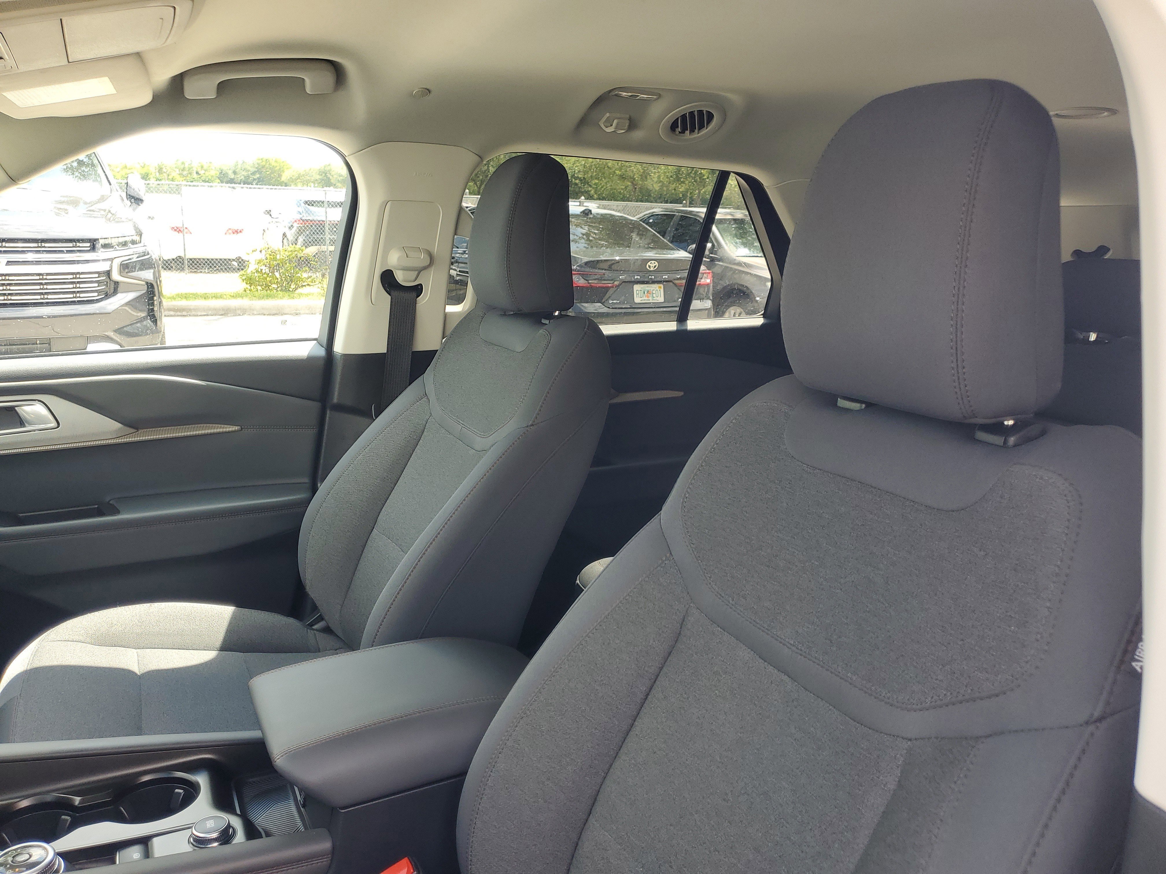 Used 2025 Vapor Blue Ford Active image 19