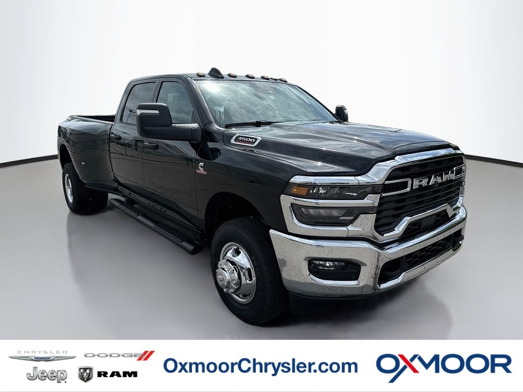 New 2026 Diamond Black Crystal Pearl-Coat Exterior Paint RAM Tradesman image 1