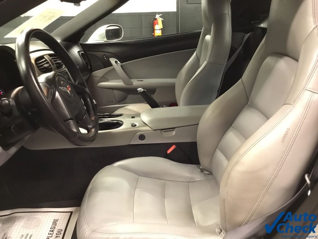 2005 Chevrolet Corvette Base - Photo 31