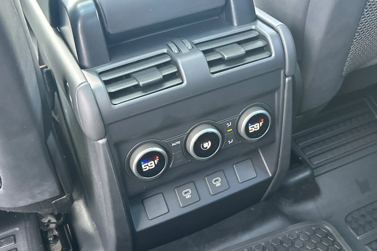 Used 2025  Land Rover S image 15