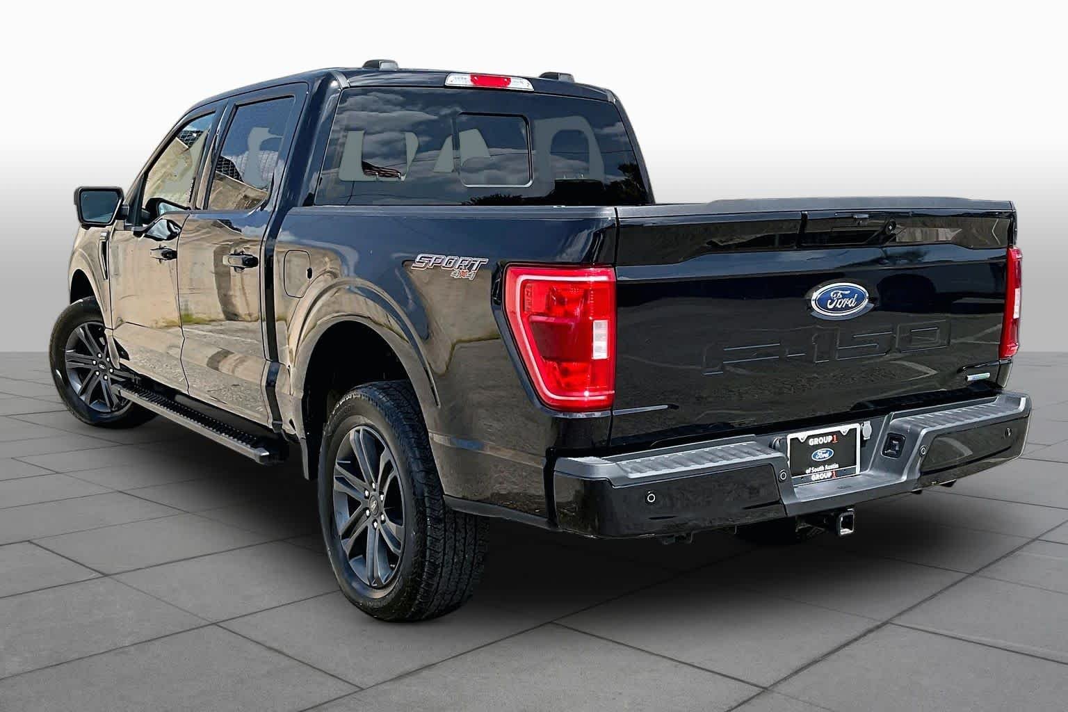 Used 2023 Agate Black Metallic Ford XLT image 6
