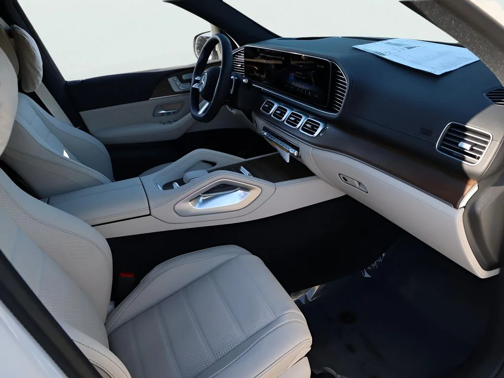 New 2026 MANUFAKTUR Moonlight White Metallic Mercedes-Benz GLS 450 image 17