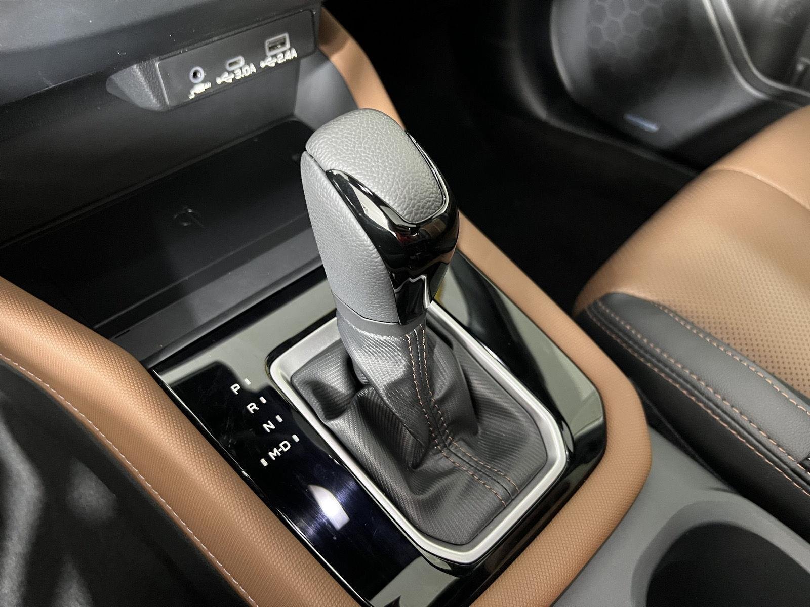 Used 2025 Crystal White Pearl Subaru Touring Hybrid image 24