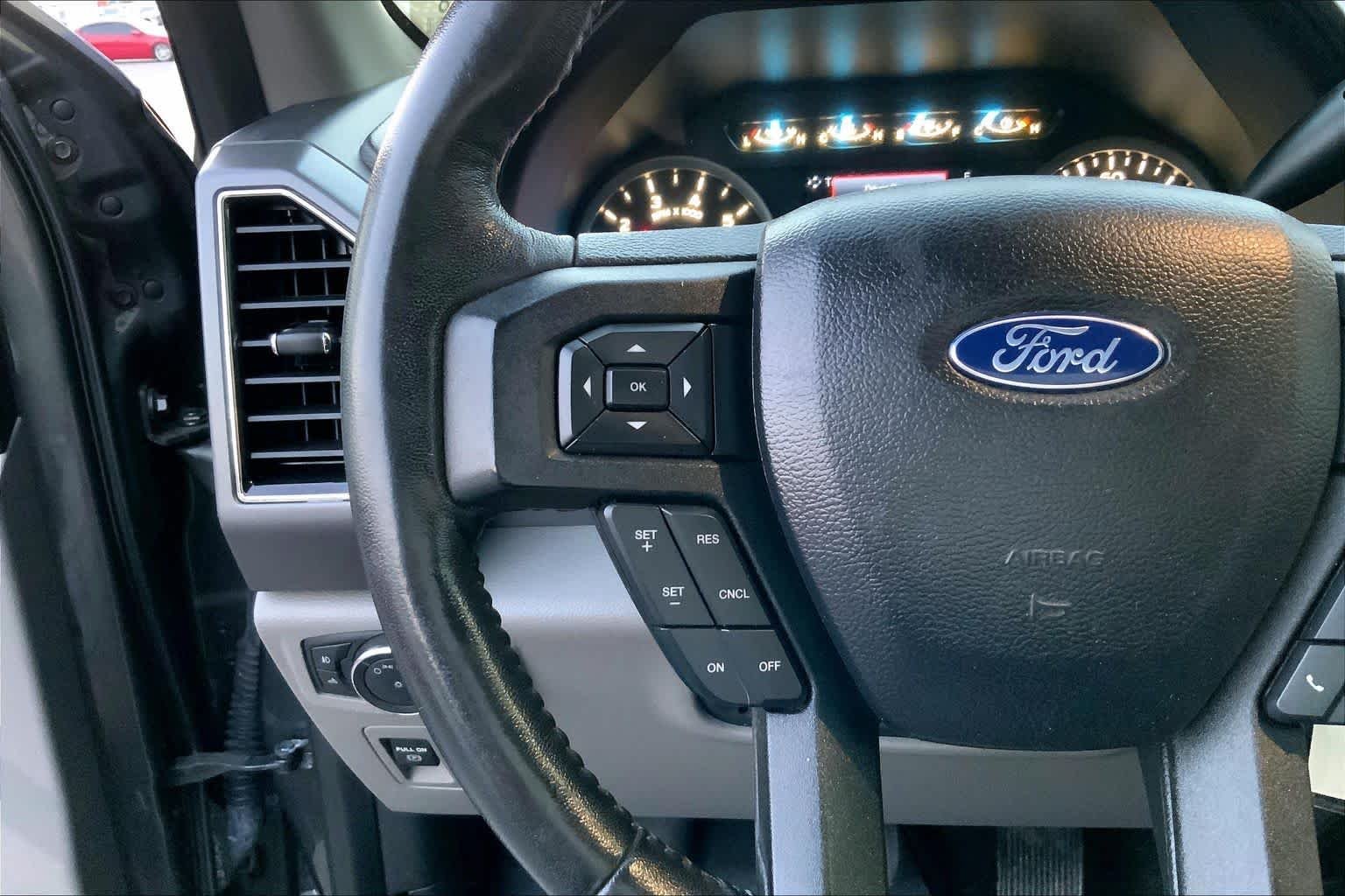 Used 2018 Magnetic Metallic Ford XLT image 21