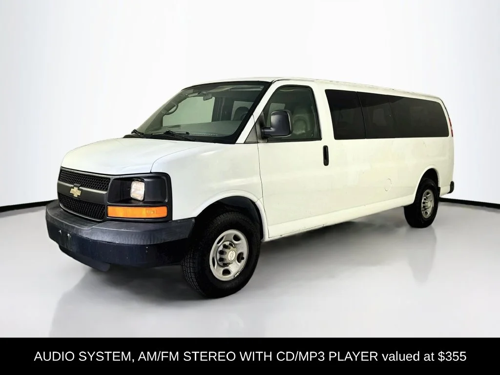 Used 2008 Summit White Chevrolet LS image 3