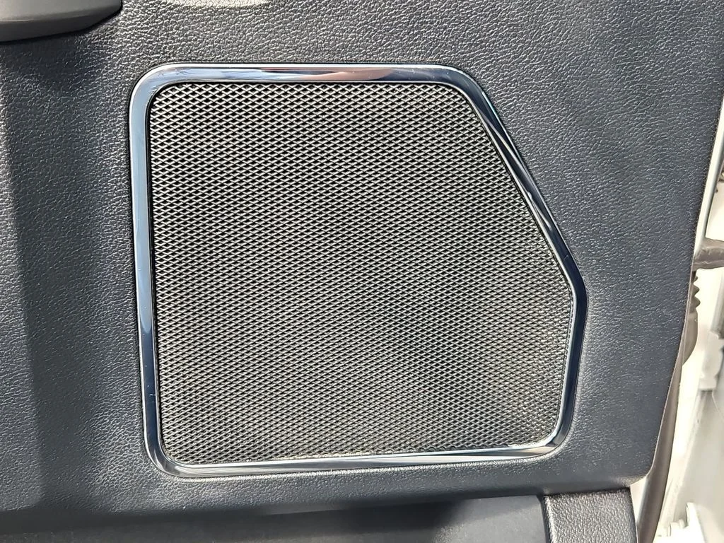 Used 2017 White Ford Platinum image 12