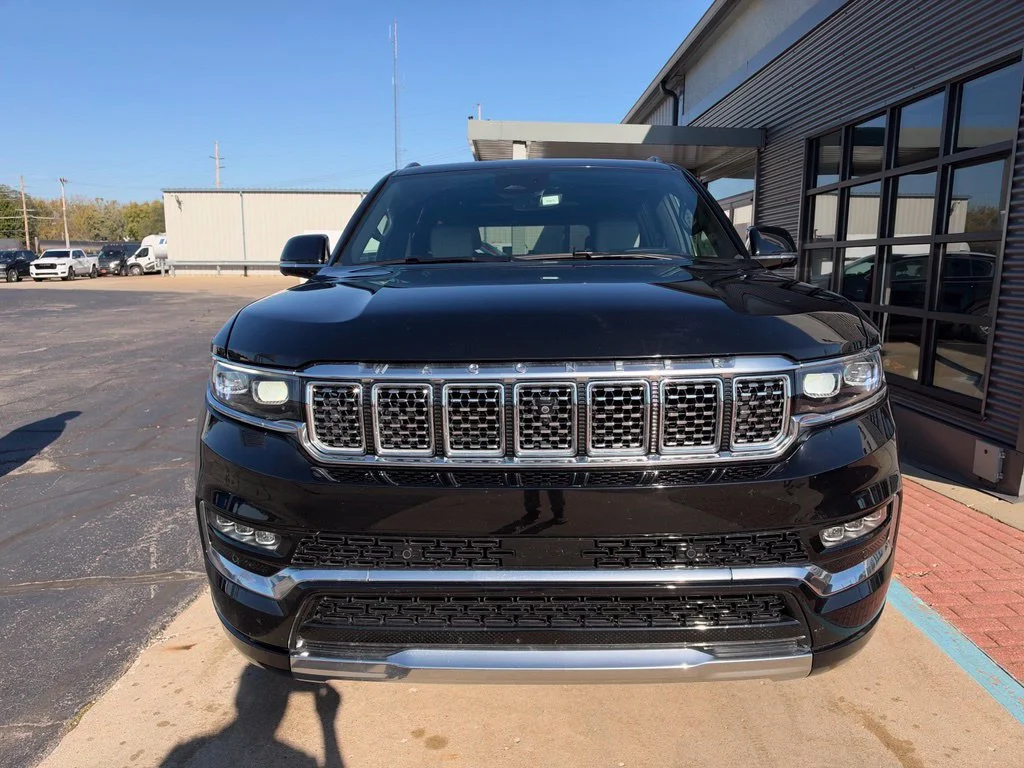 Used 2025 Black Jeep Base image 2