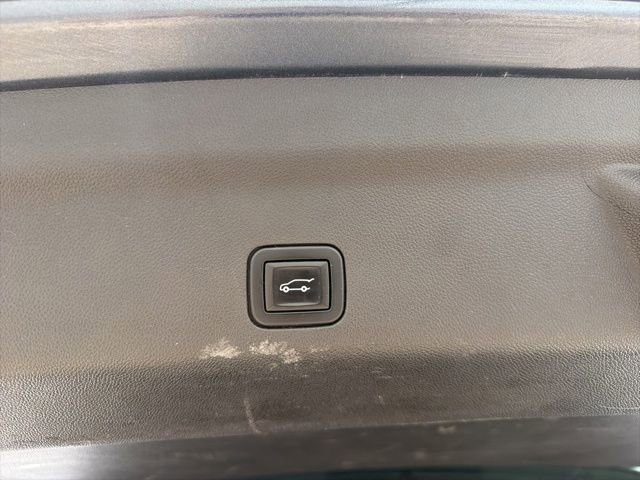 Used 2021 SHADOW GRAY METALLIC Chevrolet High Country image 11
