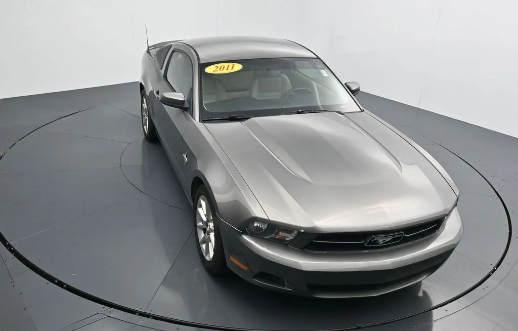 Used 2011  Ford V6 Premium image 17