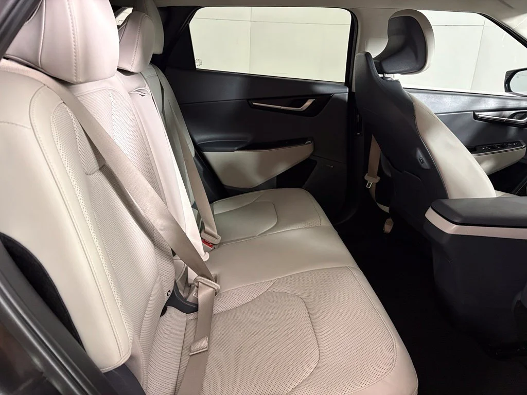 Used 2024 Gray Kia Wind image 17