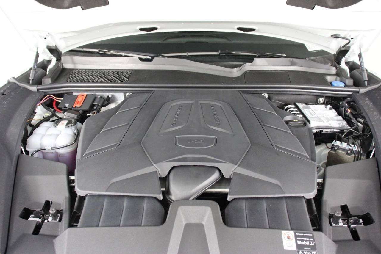 Certified Used 2026 White Porsche  image 19