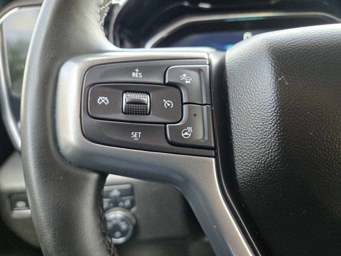 2023 Chevrolet Silverado 1500 LT - Photo 16