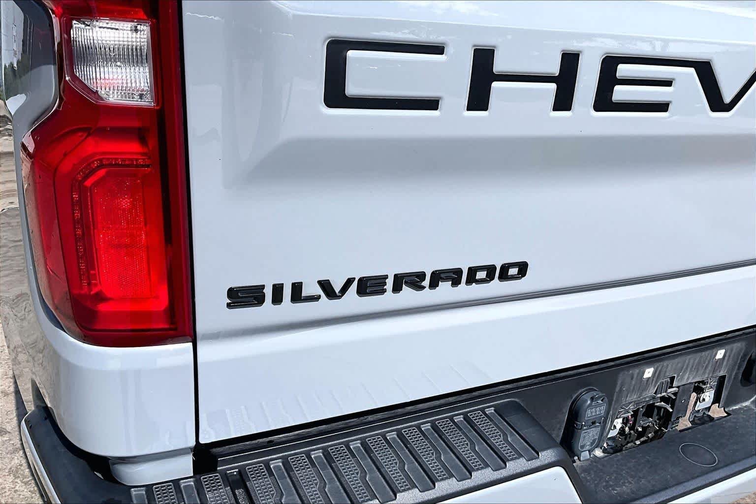 Used 2025 Slate Gray Metallic Chevrolet RST image 29