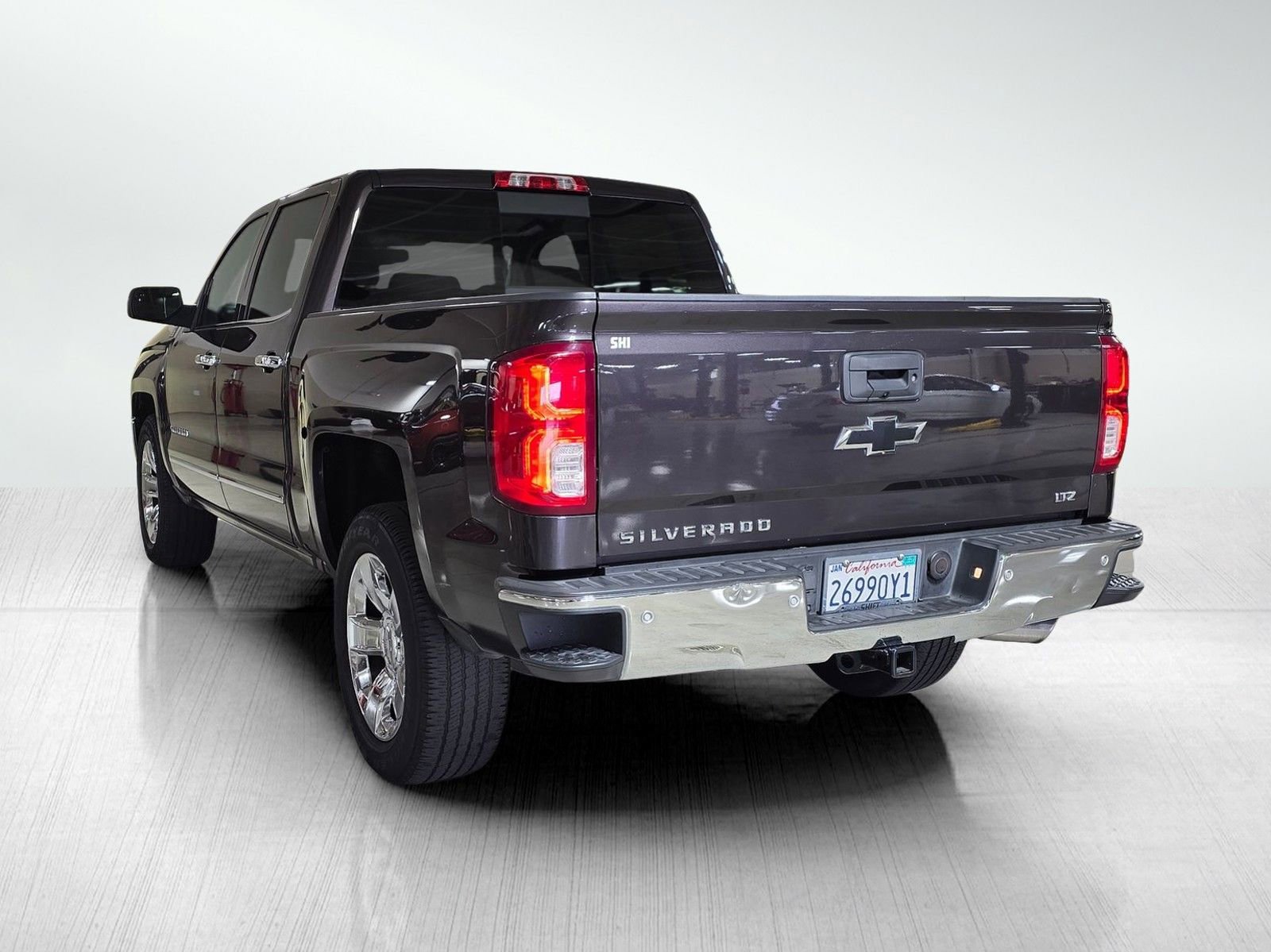 Used 2016 TUNGSTEN METALLIC Chevrolet LTZ image 5