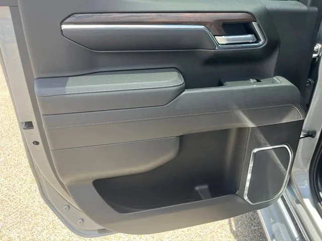 Used 2025 Sterling Metallic GMC SLT image 25