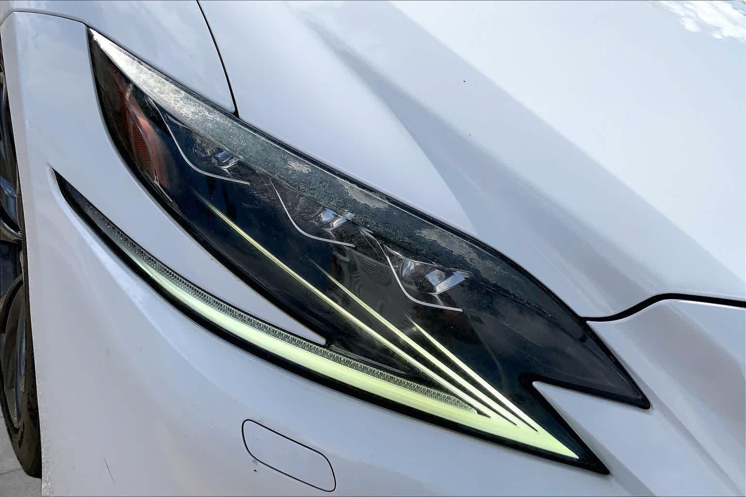 Used 2018 Ultra White Lexus  image 25