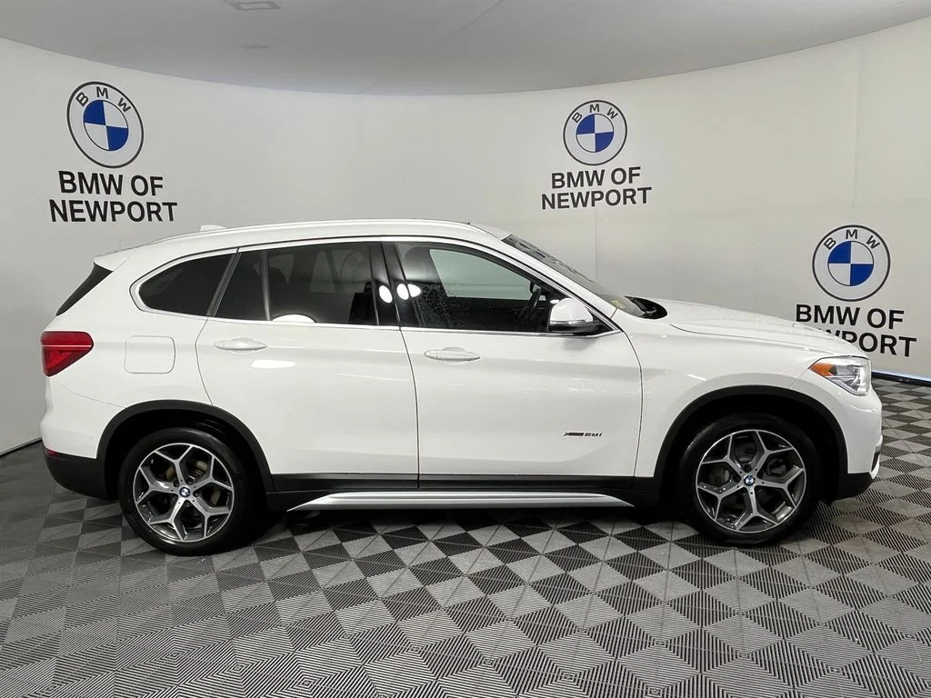 Used 2018 White BMW xDrive28i image 6