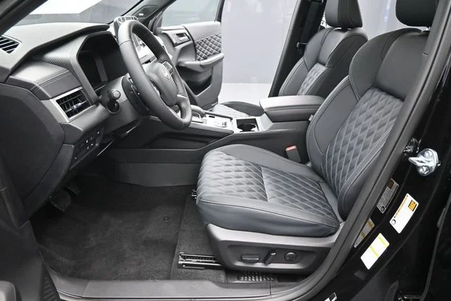 New 2026 Black Nissan Platinum image 34