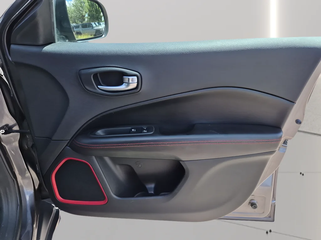 Used 2019 Gray Jeep Trailhawk image 37
