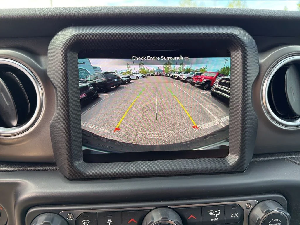 Used 2022 Gray Jeep Rubicon image 15