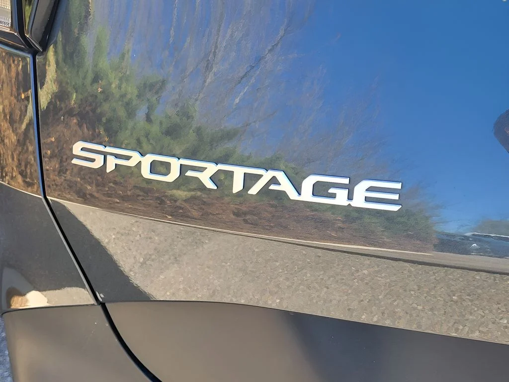 Used 2023 Gravity Gray Kia LX image 27